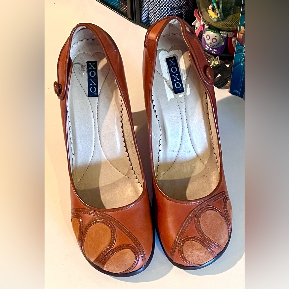 XOXO brown low heel